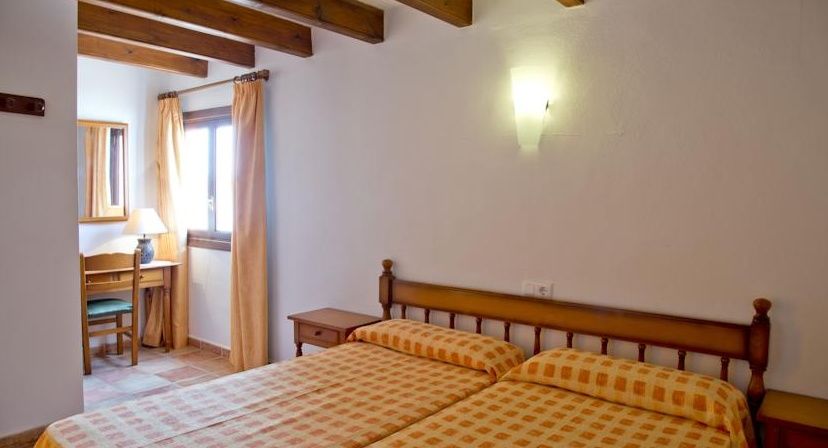 Hostal Cala Ratjada Exterior photo