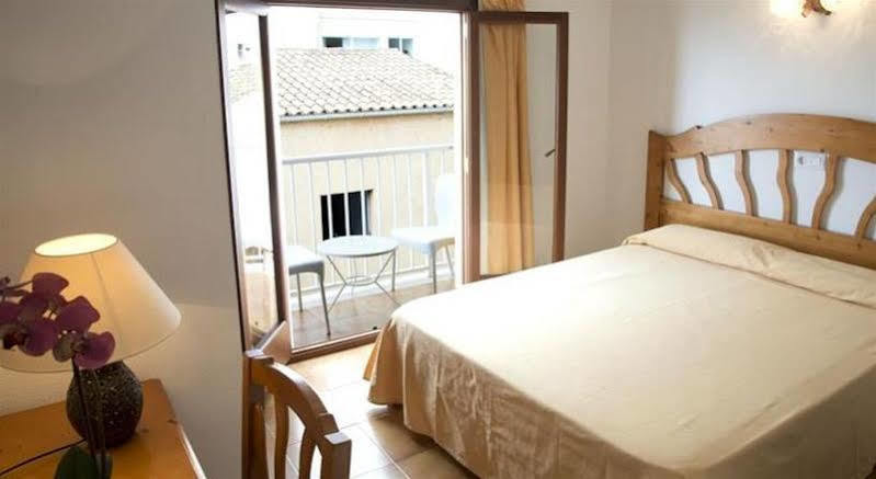 Hostal Cala Ratjada Cala Ratjada  Exterior photo