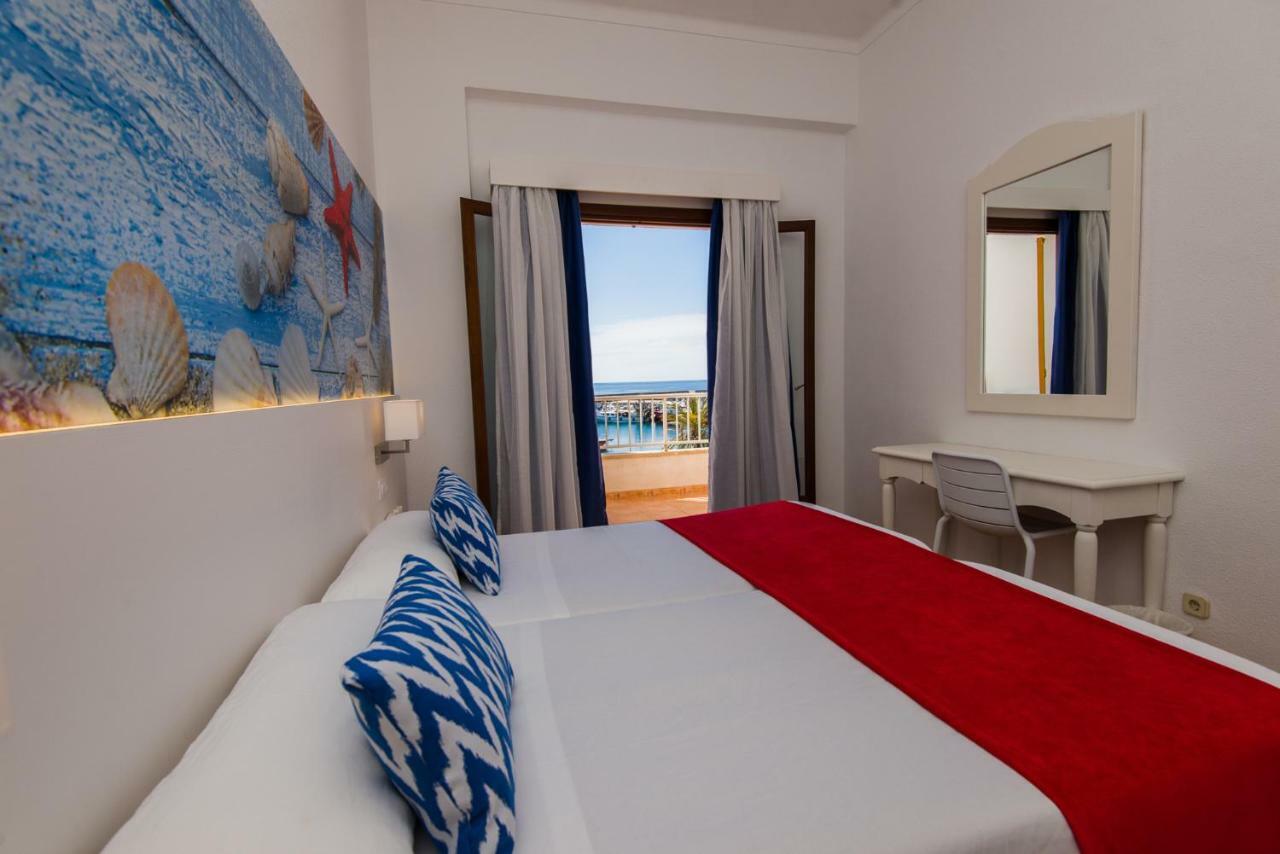 Hostal Cala Ratjada Exterior photo